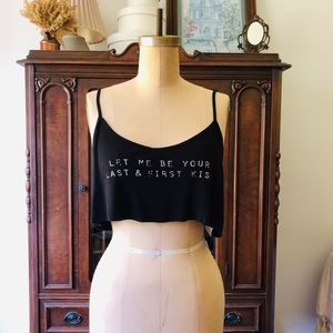 🌷Forever 21 Black Crop Top Print